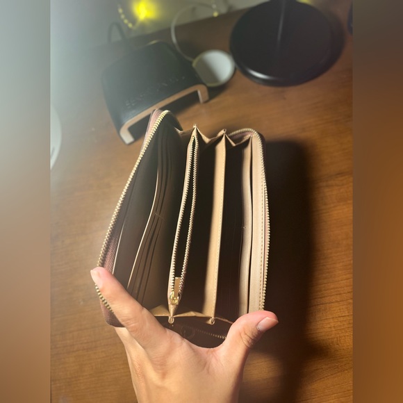 Coach wristlet - Picture 5 of 6